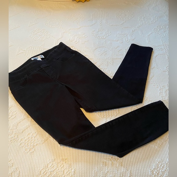 Old Navy Rockstar Super Skinny Sz 12 High-Rise Never Fade Black JacK Jeggings - Picture 1 of 6